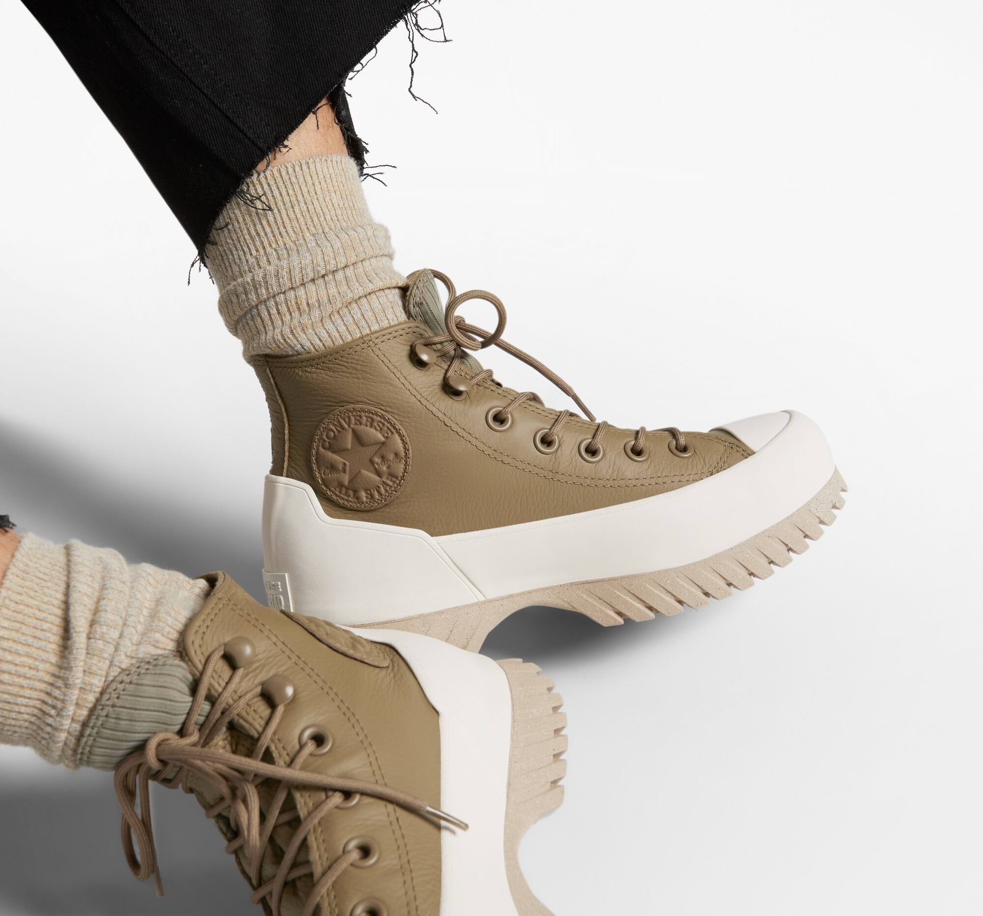 ＣＯＮＶＥＲＳＥ Khaki Wysokie Chuck Taylor All Star Lugged 2.0 Counter